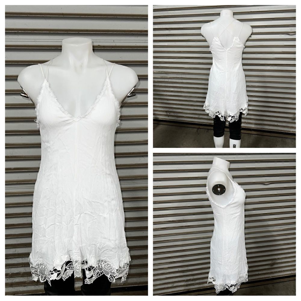 Lulu”s Dress White Adjustable Straps Lace Hem Rayon Size Small